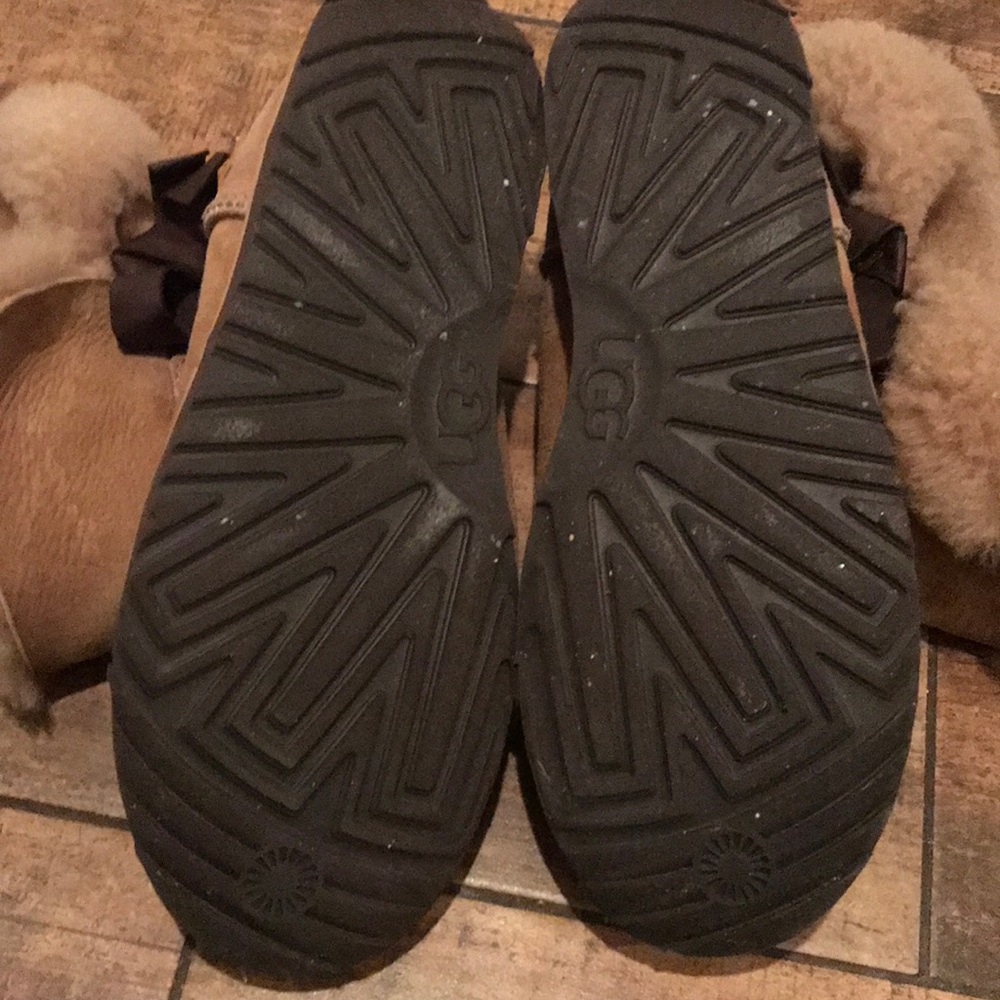 Uggs - Picture 4 of 5